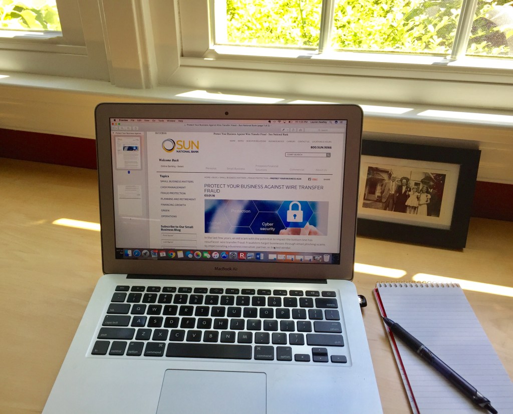 laptop opem to write a story